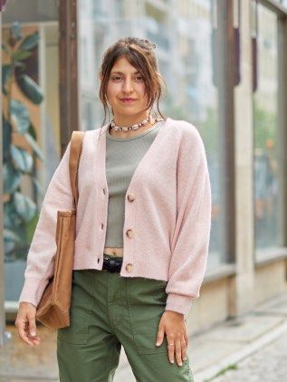 Cardigan uniqlo souffle yarn in pink, Fesyen Wanita, Pakaian Wanita, Baju  Luaran di Carousell