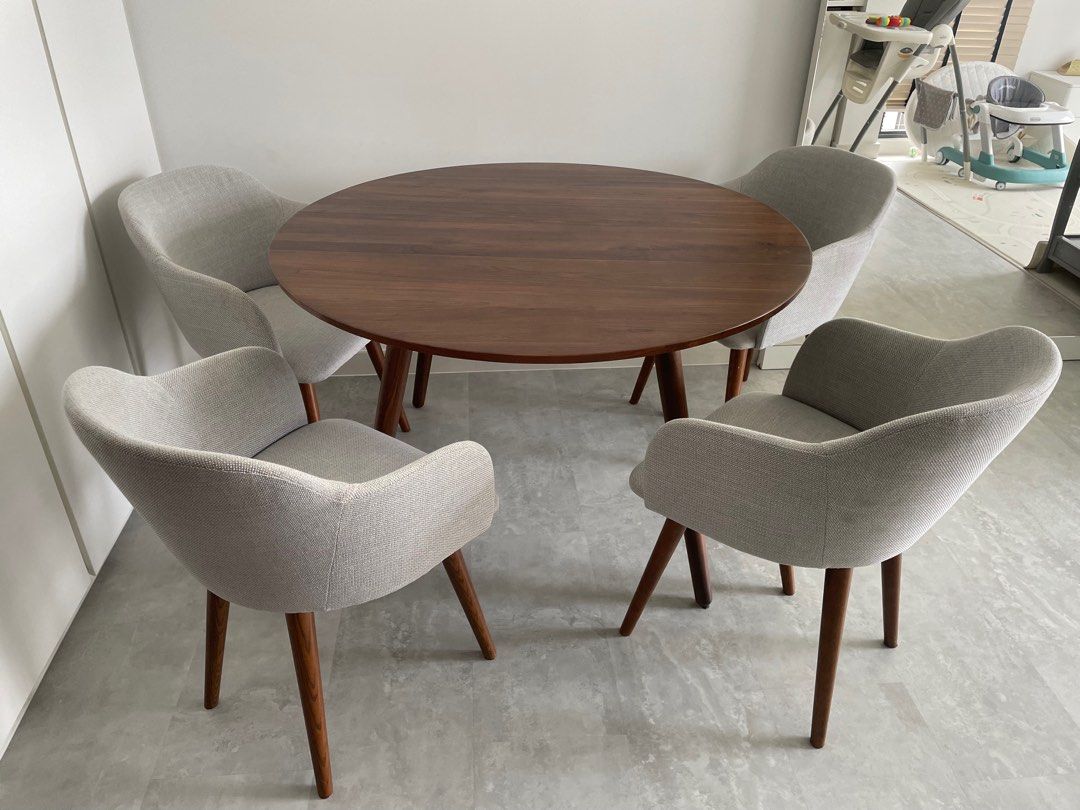 Castlery Dining Table , Furniture & Home Living, Furniture, Tables ...