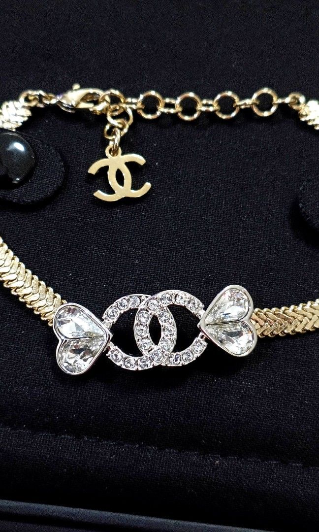 SALE Chanel Bracelet (Category: Luxury Accessories) located in Paranaque City. Submitted by par18 (Listing ID 1255525300, Image 3). Description: with velvet sleeves.