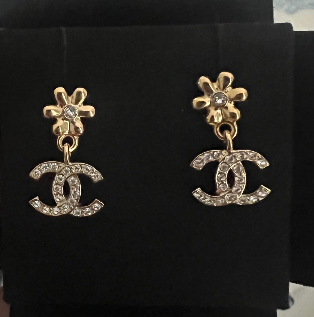 Cc earrings chanel online