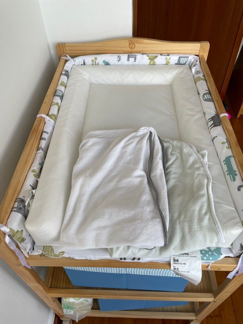 Changing table on wheels, Babies & Kids, Bathing & Changing, Changing