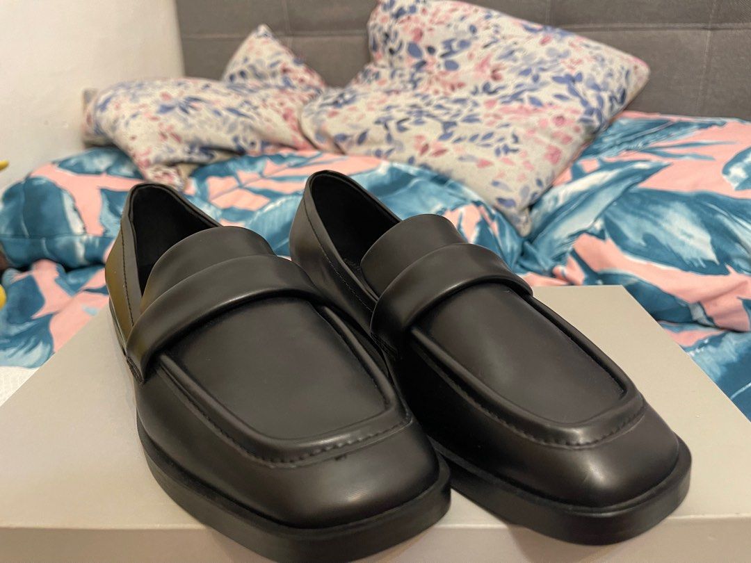 Charles and Keith Leather Loafers, Women's Fashion, Footwear, Loafers on Carousell