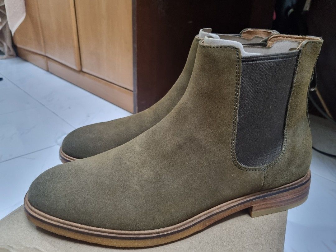 Clarks mens slip on boots best sale