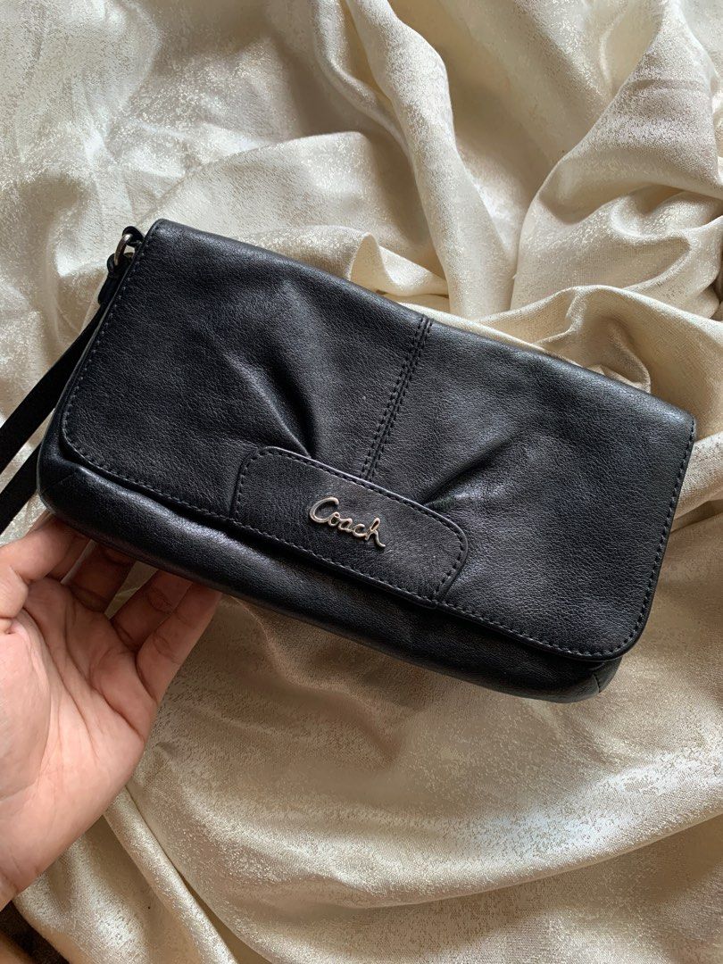 Coach black outlet leather clutch
