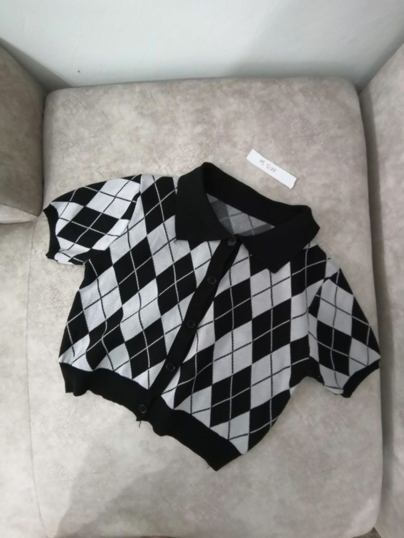 Collared top (Category: Other Tops) located in Ipoh. Submitted by choyphin (Listing ID 1255458674, Image 1). Description: .