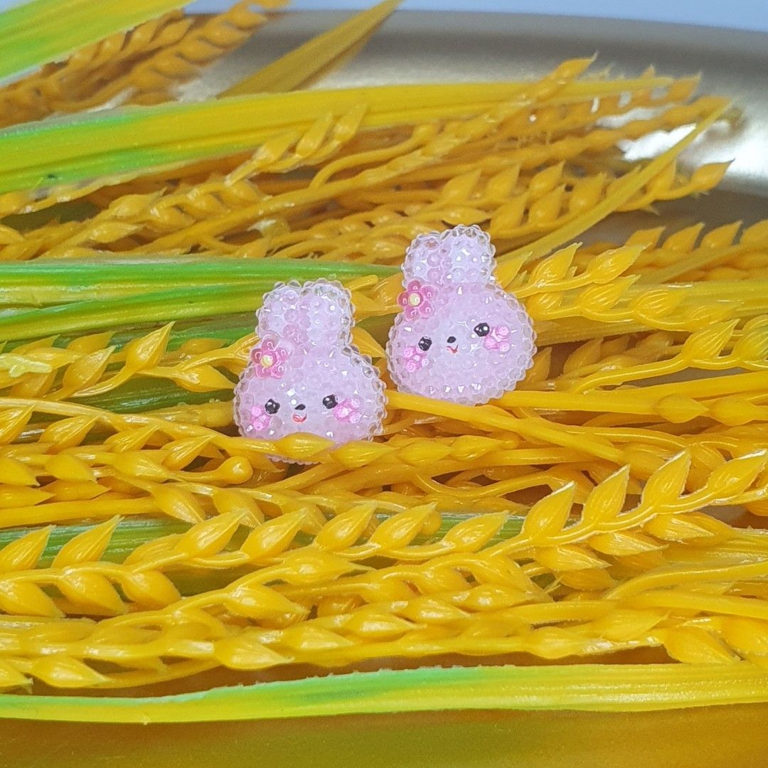 Easter Pins Brooches 2024 applelady