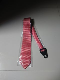 Dasi merah