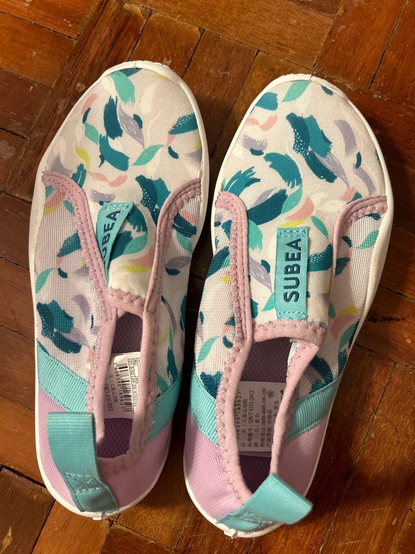 DECATHLON KIDS SWIMMING SHOE, Babies & Kids, Babies & Kids Fashion on