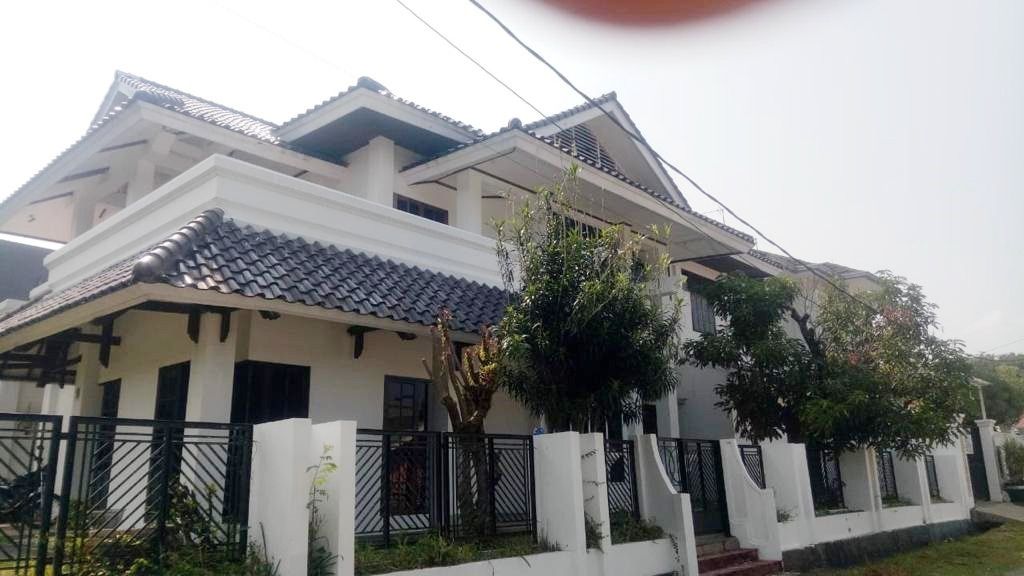 dijual_rumah_2_lantai_di_kota__1695019957_b246ebf7_progressive