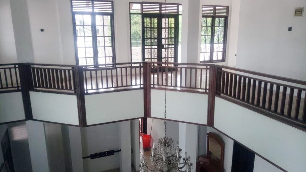 dijual_rumah_2_lantai_di_kota__1695019957_b2fc3a75_progressive