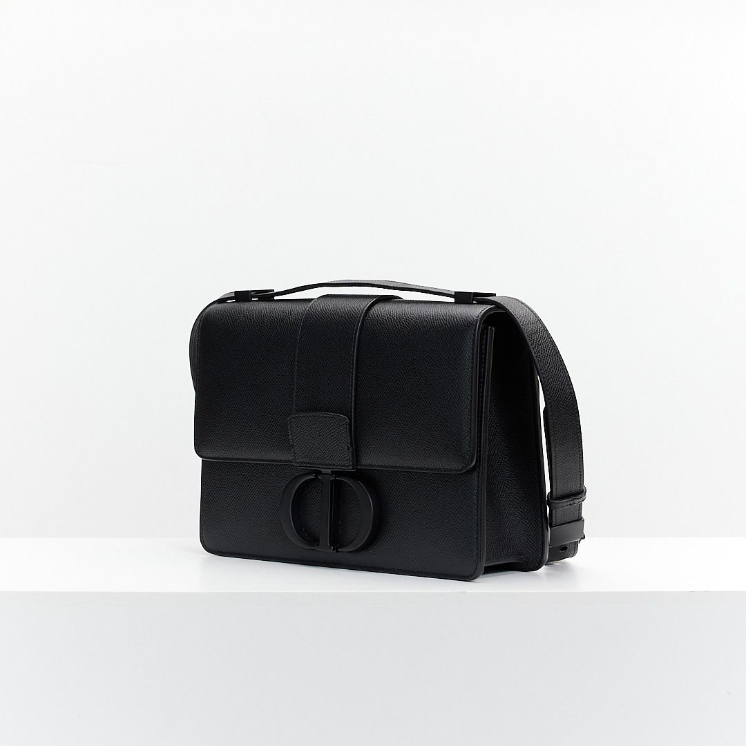 Dior so black store