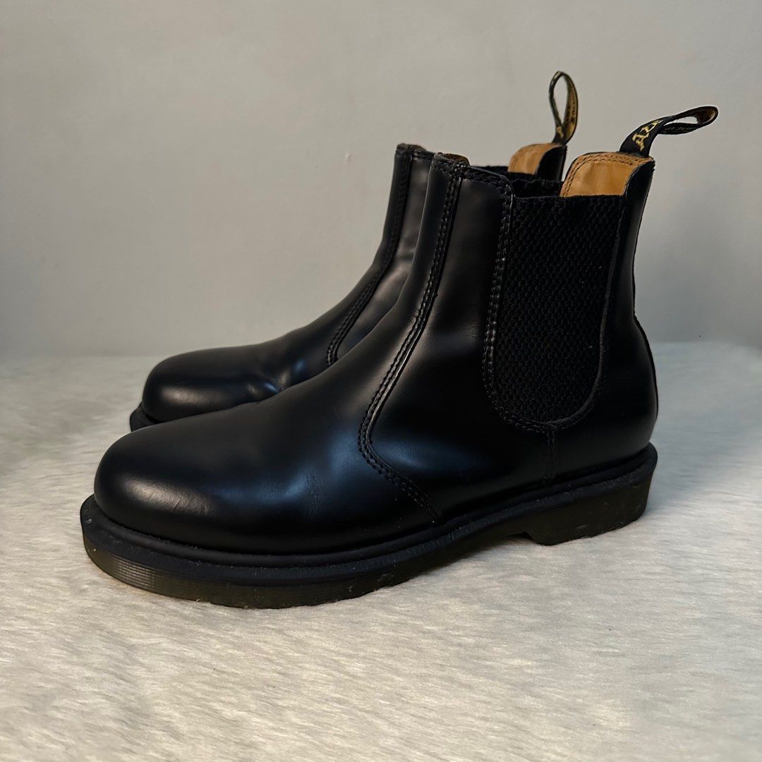 Used dr hot sale martens chelsea boots