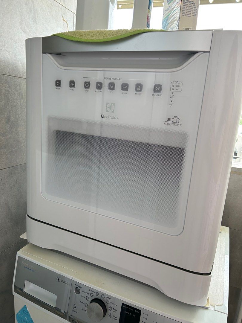 Electrolux table top dish washer, TV & Home Appliances, Kitchen