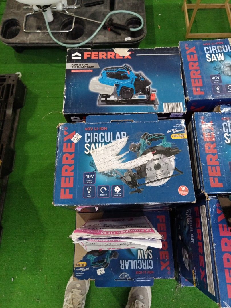 Ferrex circular saw w o battery