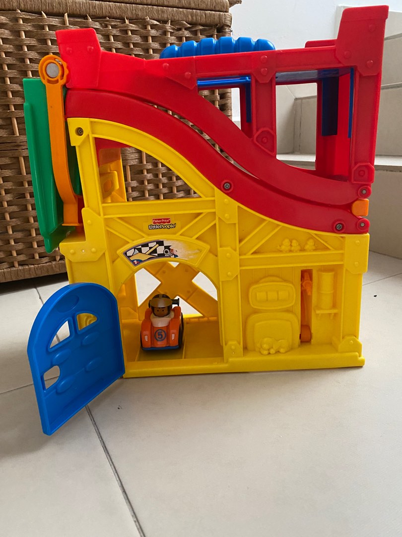 Little people shop wheelies garage