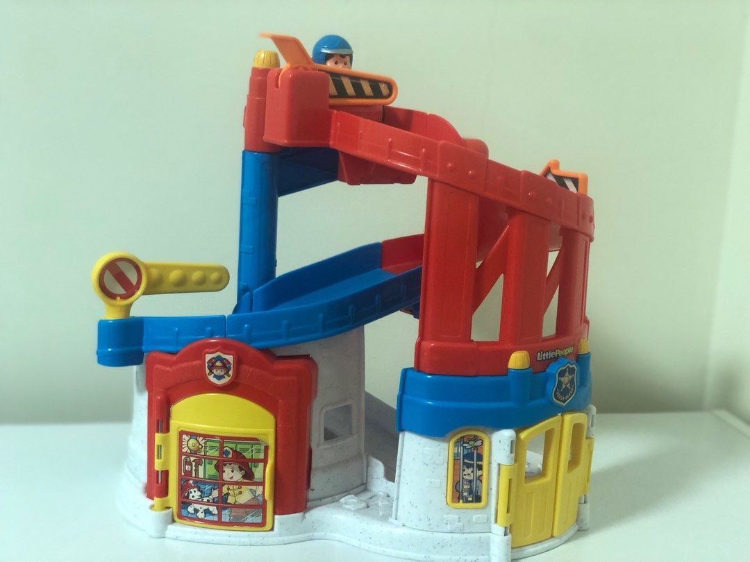Little people race and chase hot sale