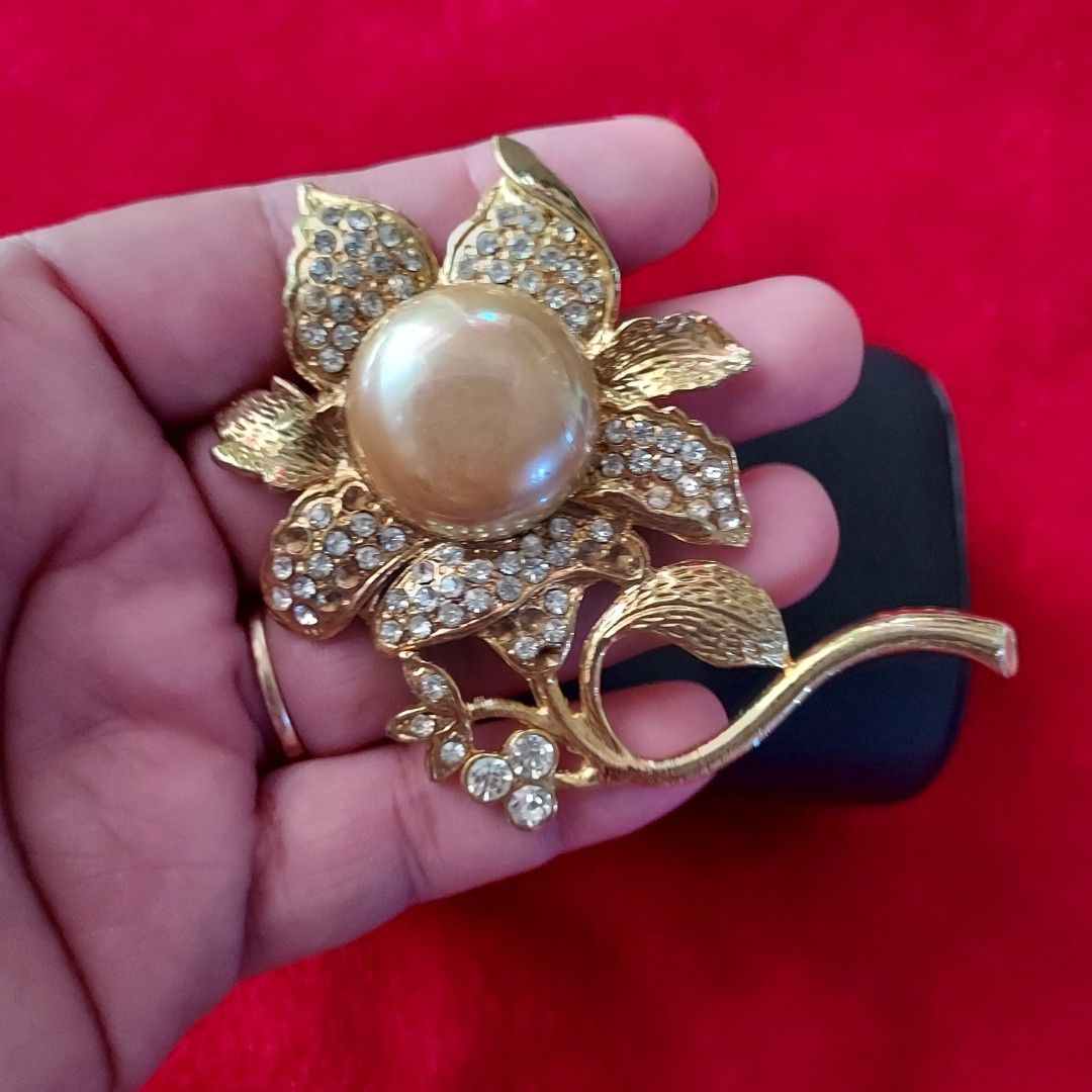 Vintage brooches for sale outlet