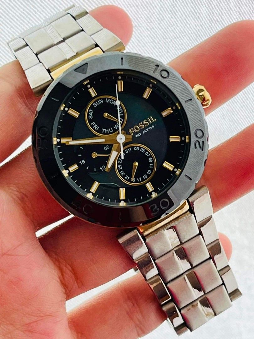 Fossil q cheap water resistant
