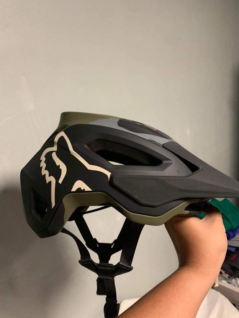 Fox Speedframe Mips Helmet (Category: Bicycles) located in Malabon City. Submitted by cbpreloveditems (Listing ID 1255567986, Image 2). Description: Size small like new condition wala na po yung box naitapon na bought fox sm annex for 9,990 selling for 5,000 only .
