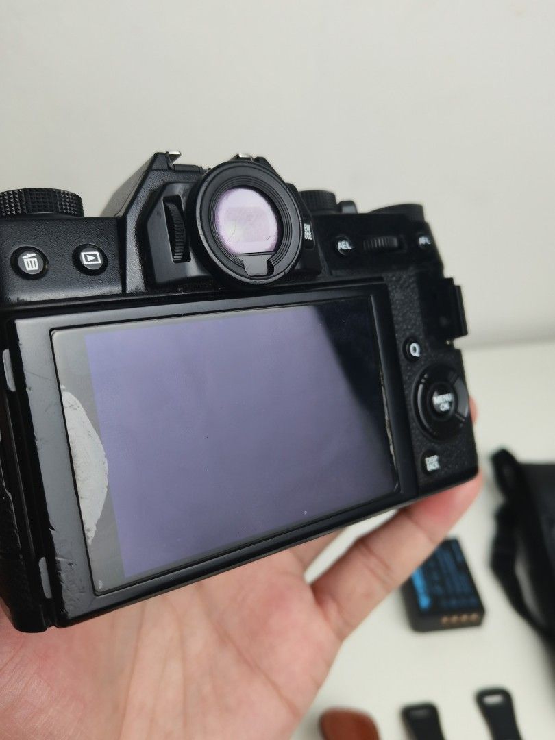 Fujifilm XT20 (Category: Cameras) located in Pasay City. Submitted by zildsebas (Listing ID 1255419290, Image 3). Description: For Sale Fujifilm XT20 Body 17k Only Issue Flex Cable o Lcd pa gawa nyo na laang Dial command harap at likod may times na hindi nagana, pero yung nsa taas na all goods yung dials nagana lahat. View finder nagana din. Thumb Grip na tanggal pwede pa naman idikit Body cover leather ay angat na Meetup San Pablo Laguna Sa mala