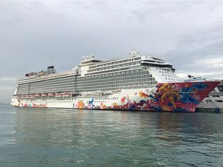 Genting dream cruise