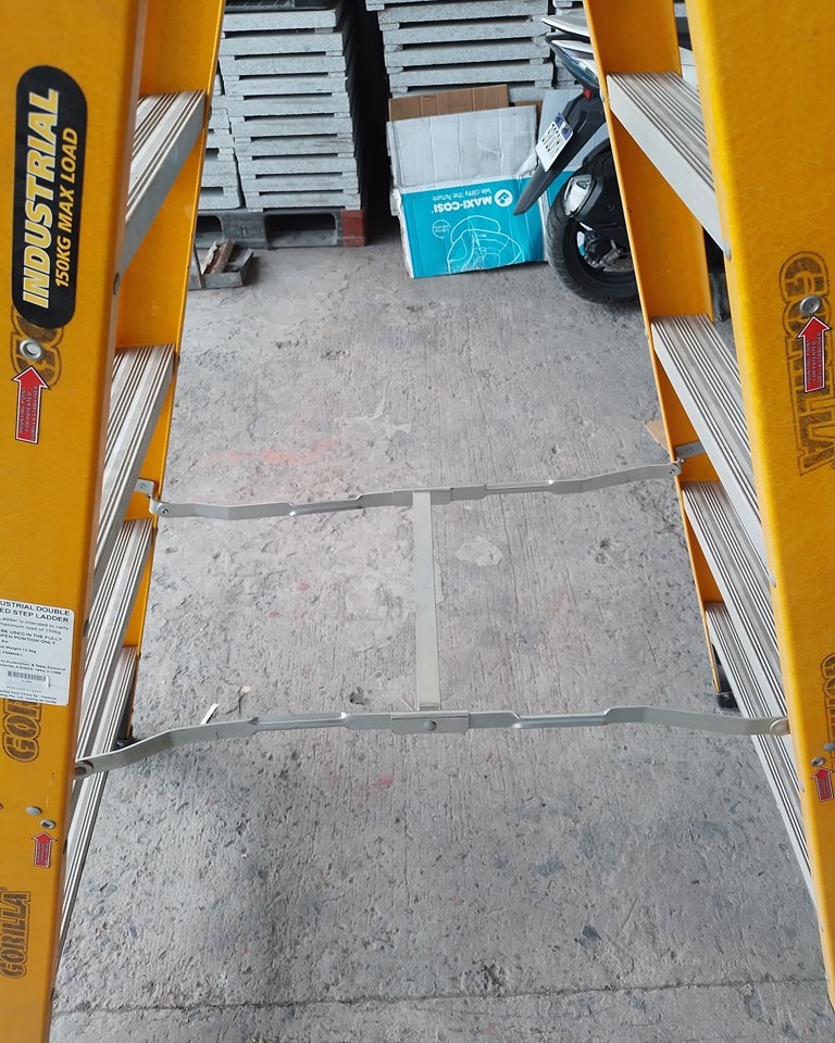 GORILLA Fiberglass Industrial Double Sided Step Ladder FSM006I 150Kg, Furniture & Home Living