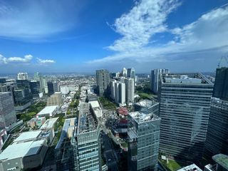 DIRECT High Floor BGC 3 Bedroom The Suites at One Bonifacio High Street For Sale with  clear views of High Street