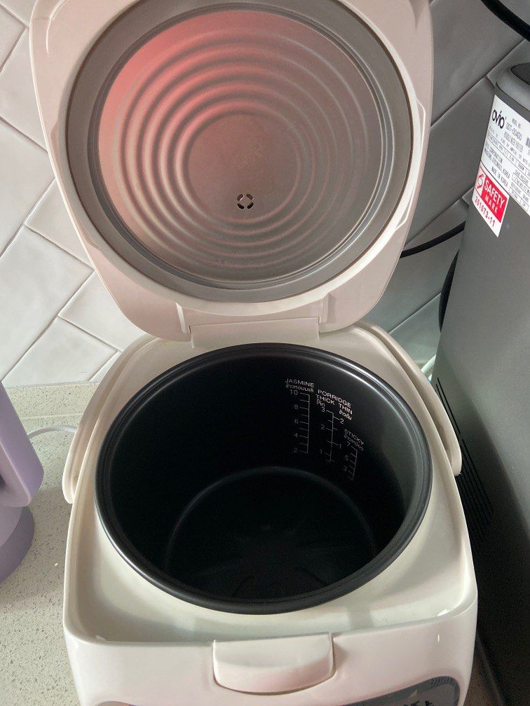 Hitachi Fuzzy Rice Cooker, TV & Home Appliances, Kitchen Appliances