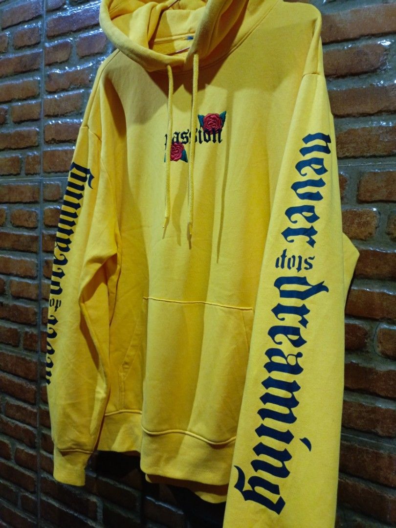 H M Passion Hoodie Fesyen Pria Pakaian Atasan di Carousell