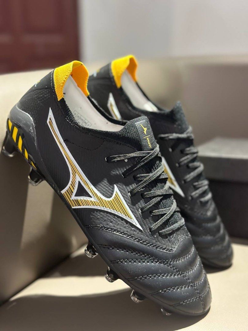 Kasut Bola Mizuno boots bola padang Men s Fashion Footwear