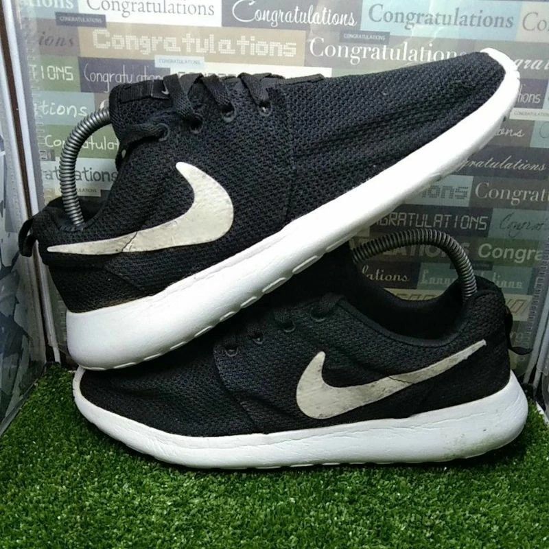 Sepatu nike roshe run sneakers top