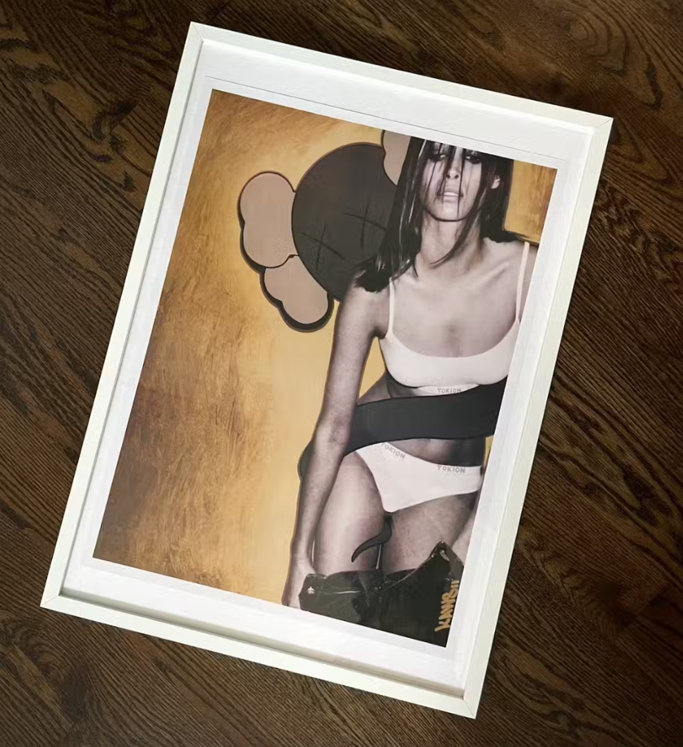 KAWS x Christy Turlington　ポスター KAWS x Christy Turlingtonポスター