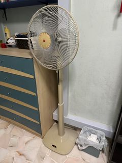 (Category: ) located in . Submitted by buxbux (Listing ID 1255522175, Image 1). Description: .