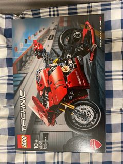LEGO TECHNIC DUCATI PANIGALE V4 R 42107, Hobbies & Toys, Toys & Games on  Carousell
