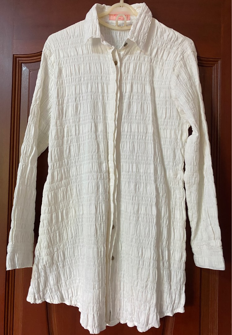 Long Sleeve White Shirt, Women's Fashion, Tops, Longsleeves on Carousell