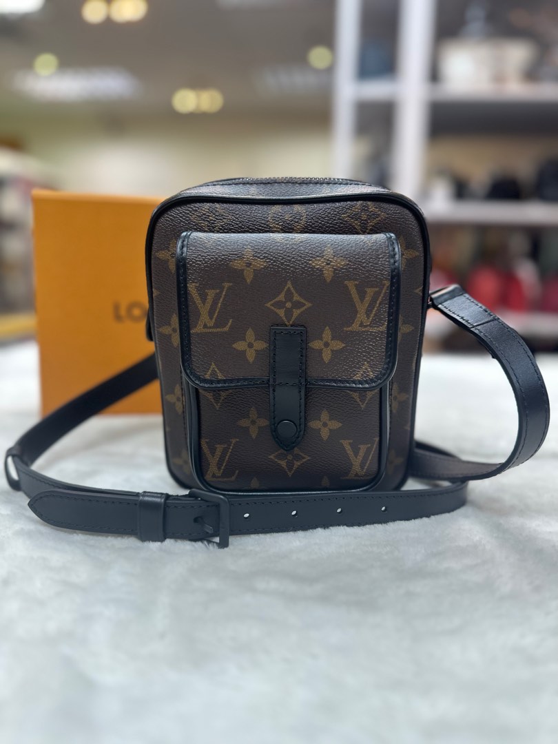Louis Vuitton pre-owned Christopher Wearable Wallet Bag - Farfetch