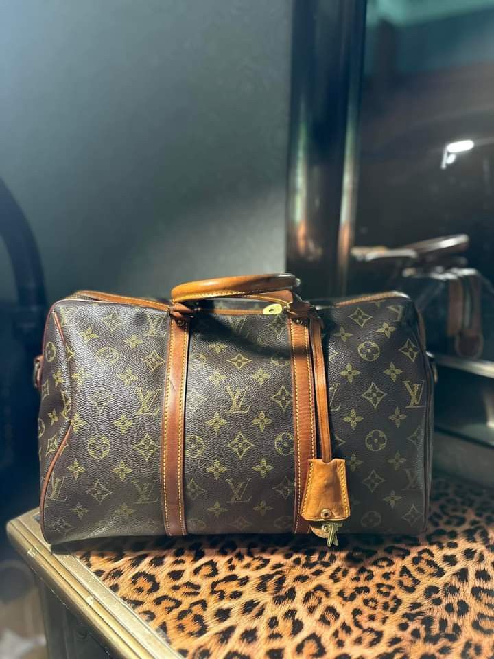 Louis Vuitton - Keepall Bandoulière 50 Bag - Leather - Black - Unisex - Luxury