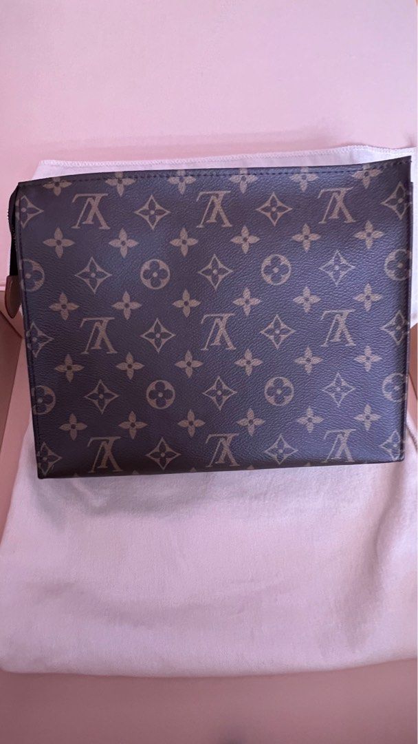 Louis Vuitton Toiletry 26 (Category: Luxury Bags & Wallets) located in Cavite. Submitted by tin09y (Listing ID 1244735093, Image 2). Description: Selling my personal Toiletry case 26. Bought this at LV Greenbelt. Never been used. Complete with box and dust bag. Free bag organizer from bagorganizeph. PM for more pics as item is currently in Cavite. Preferred meet up at Three Ecomm Mall of Asia so u can see the item first. You may add 2k should u w