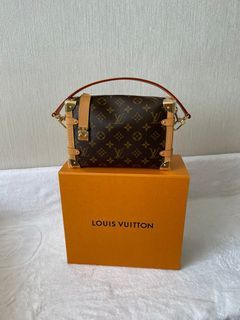 Shop Louis Vuitton MONOGRAM 2023 Cruise Shoulder Bags (M46358) by
