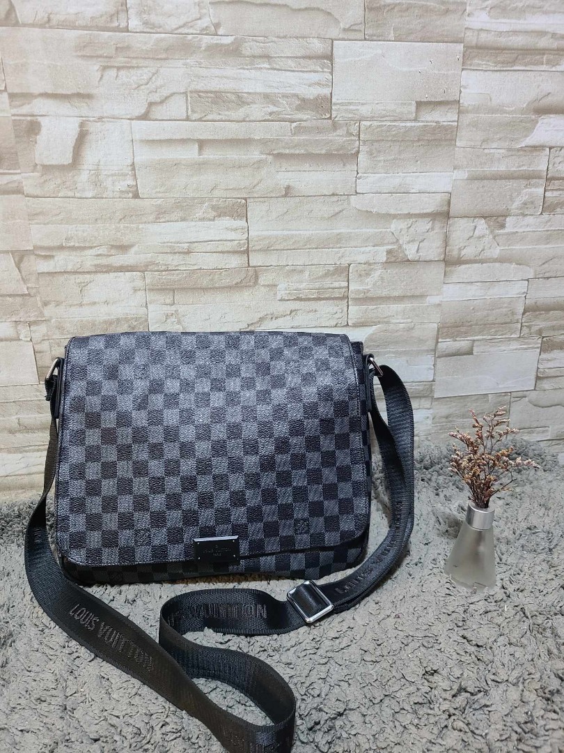 Louis Vuitton Damier Graphite District Mm N41272 Black Men'S