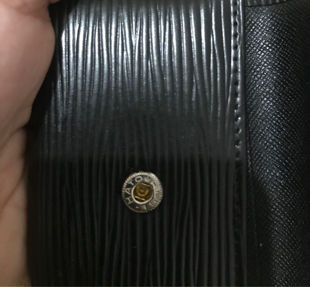 Louis vuitton hot sale black keychain wallet