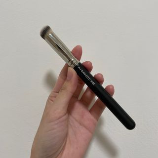 MAC  270遮瑕刷原價$1250 #23開學季