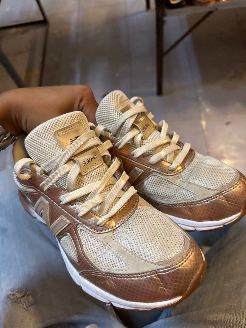 Rose gold store new balance 990