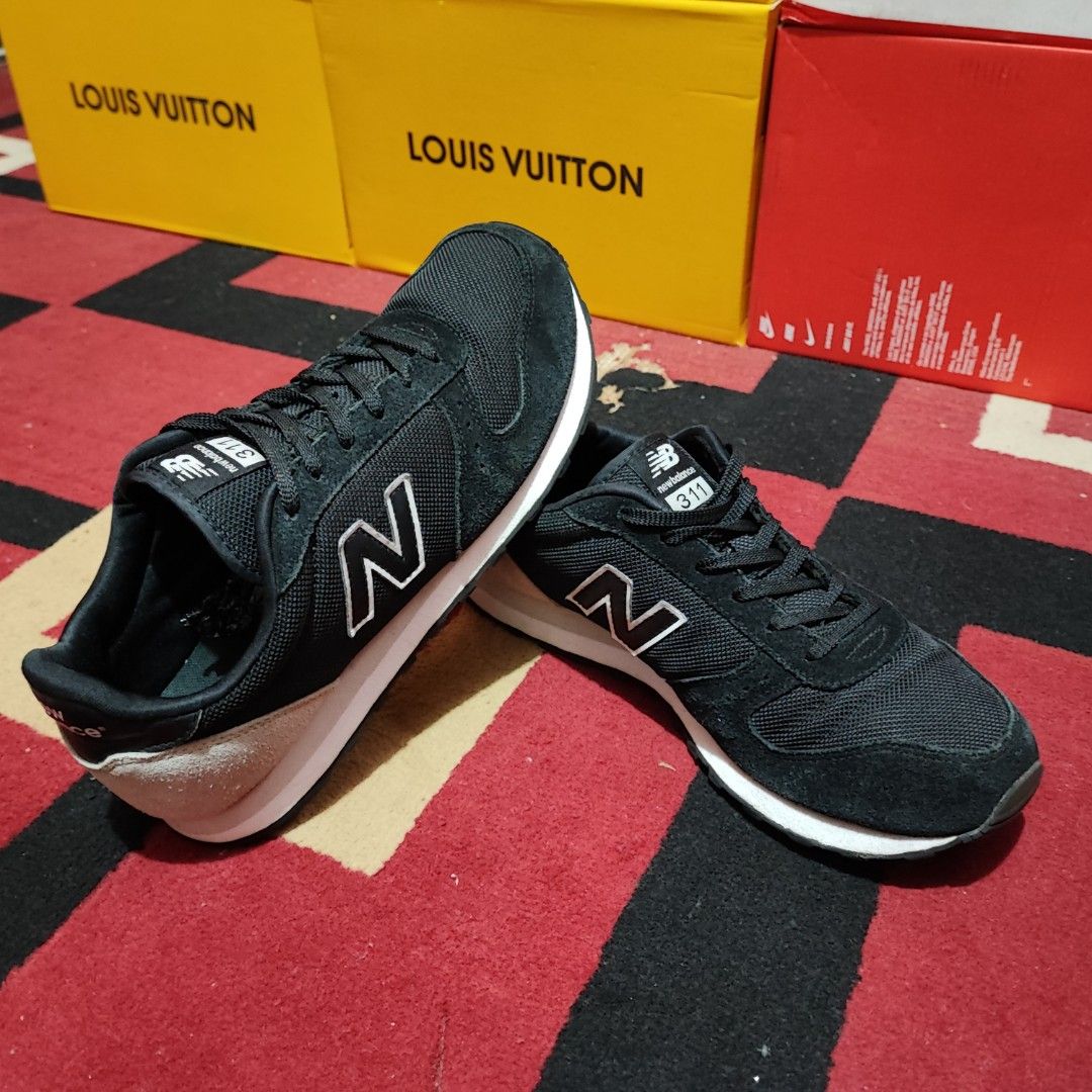 NEW BALANCE NB 311 Fesyen Pria Sepatu Sneakers di Carousell