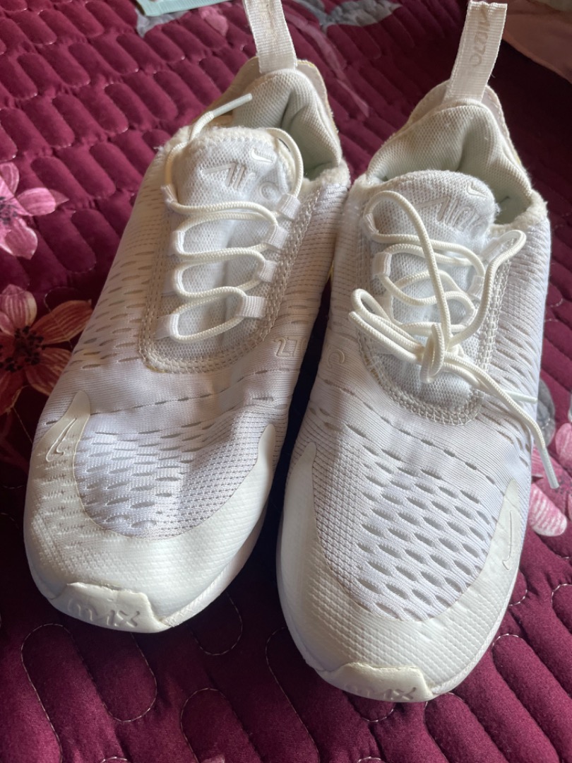 Triple white air hotsell max 27 womens