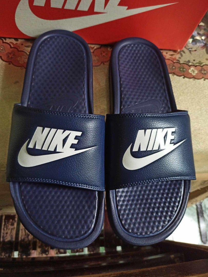 Nike benassi navy blue deals