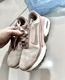 Nike dusty pink purple shoe
