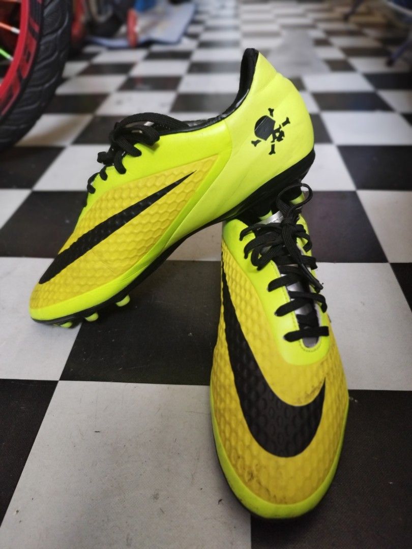 Nike Hypervenom Men s Fashion Footwear Boots on Carousell