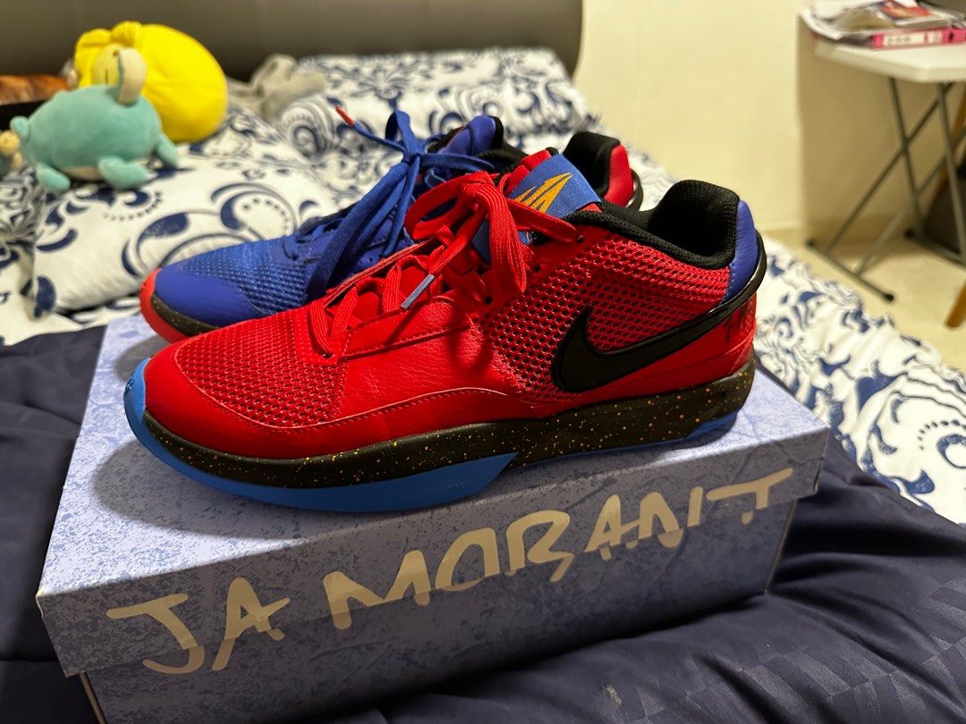 mismatch nike basketball shoes