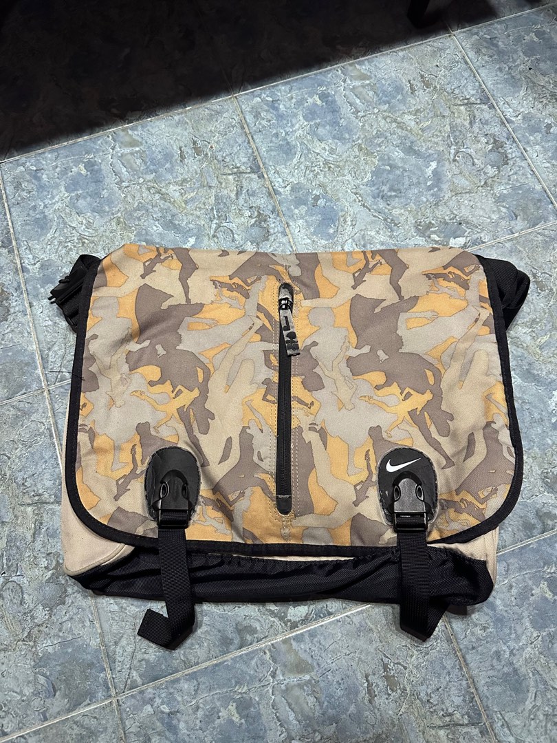mens messenger bag nike